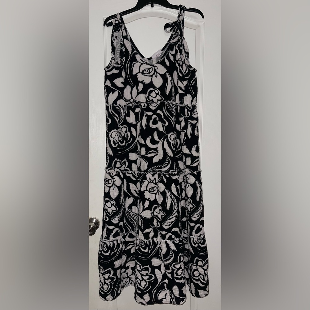 Black and White Floral Tie-Shoulder Maxi Dress